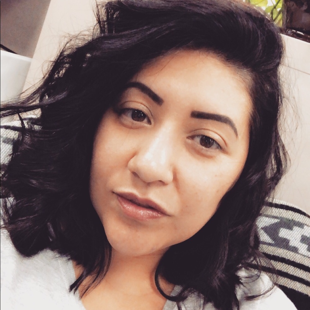 Meet your Posher, Yvette